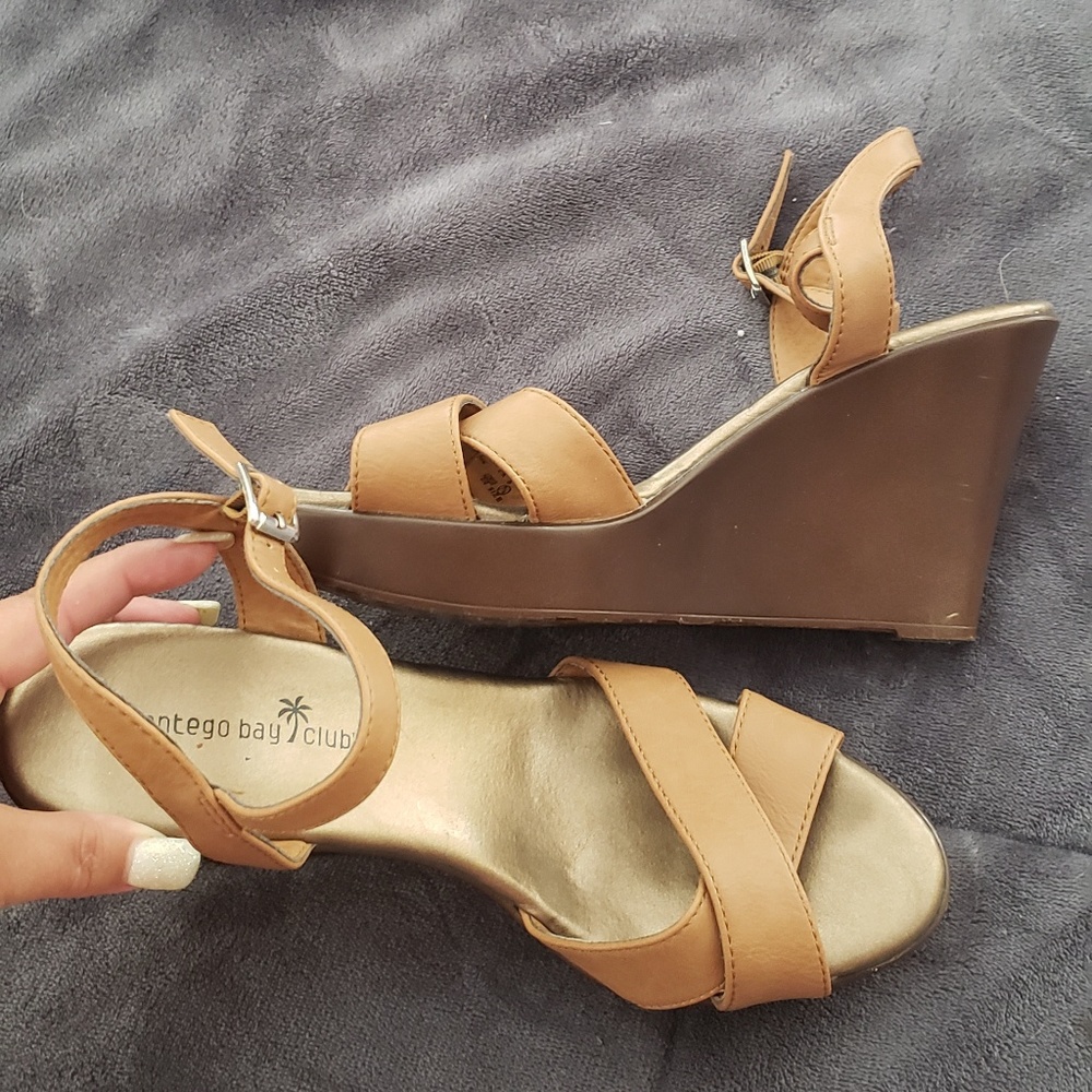 Brown wedges